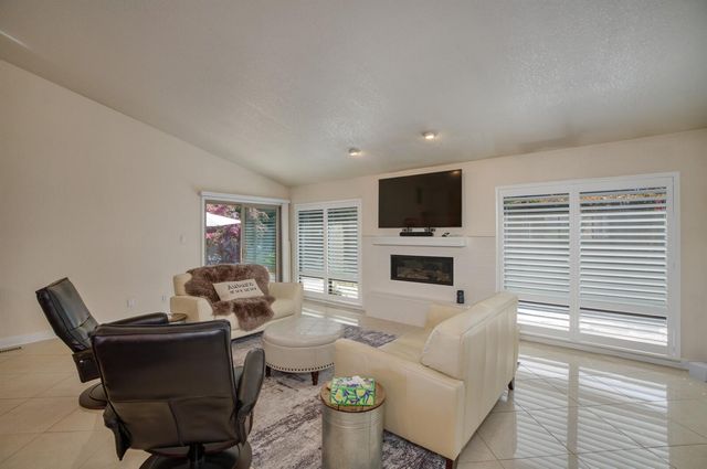 1107 Humbug Way, Auburn, CA 95603