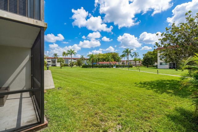 9523 N Hollybrook Lake Drive 103, Pembroke Pines, FL 33025