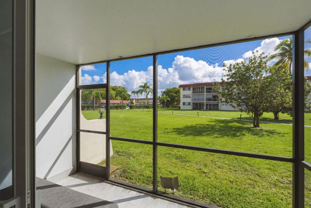 9523 N Hollybrook Lake Drive 103, Pembroke Pines, FL 33025