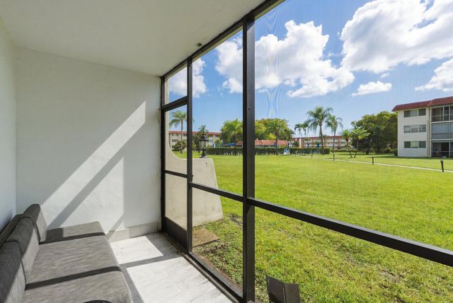9523 N Hollybrook Lake Drive 103, Pembroke Pines, FL 33025