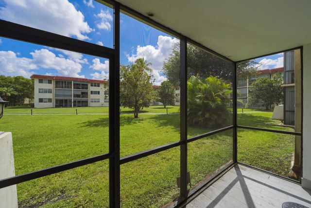 9523 N Hollybrook Lake Drive 103, Pembroke Pines, FL 33025