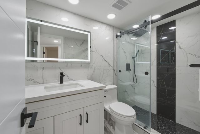 9523 N Hollybrook Lake Drive 103, Pembroke Pines, FL 33025