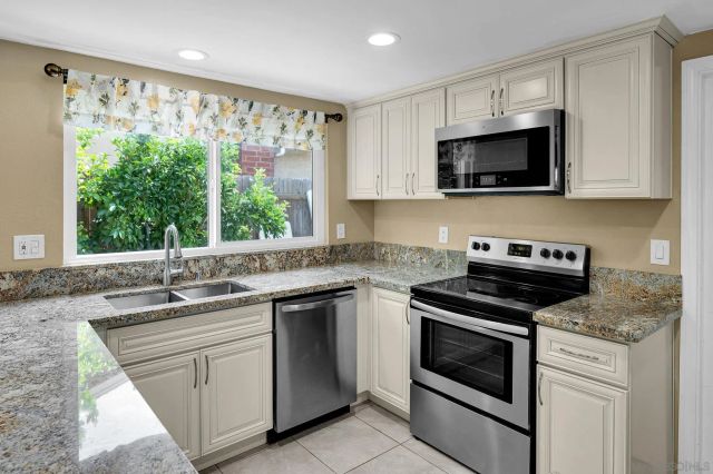 853 Hale Ct, El Cajon, CA 92020