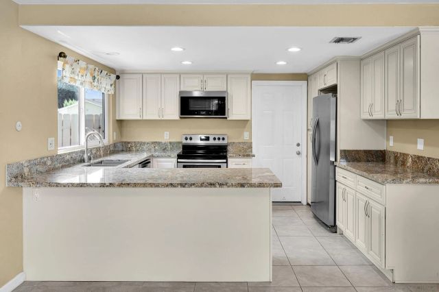 853 Hale Ct, El Cajon, CA 92020