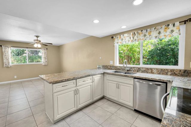 853 Hale Ct, El Cajon, CA 92020