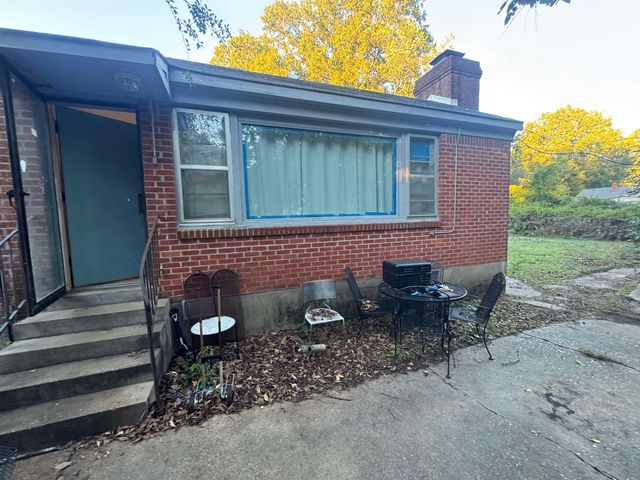 814 COLONIAL RD, Memphis, TN 38117