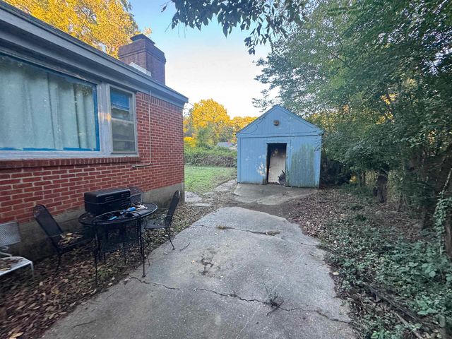 814 COLONIAL RD, Memphis, TN 38117