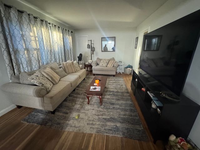 814 COLONIAL RD, Memphis, TN 38117