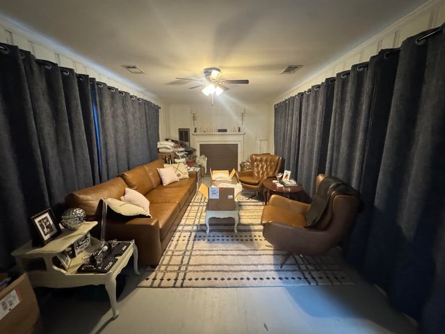 814 COLONIAL RD, Memphis, TN 38117