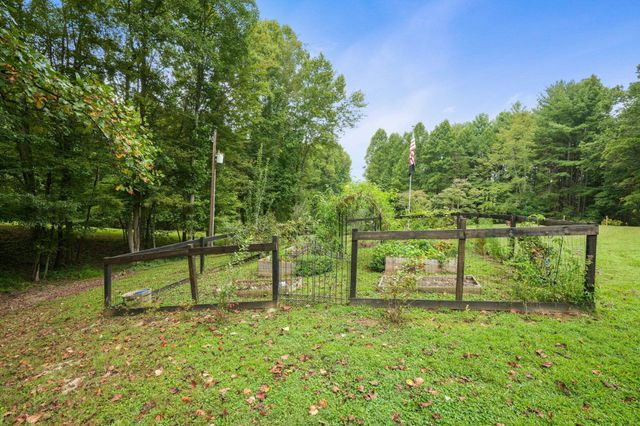 13464 State Route 664 S, Logan, OH 43138