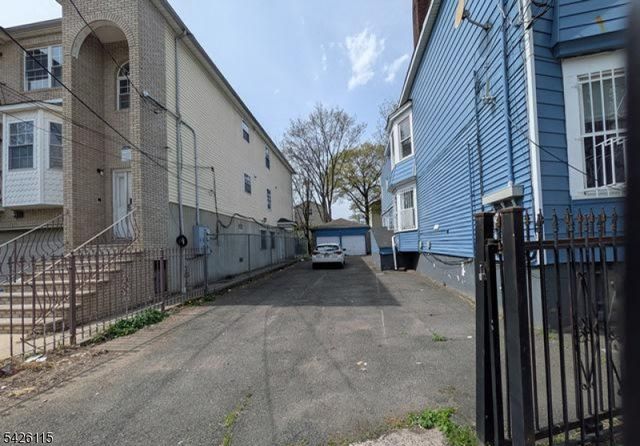 553 S 10Th St, Newark City, NJ 07103