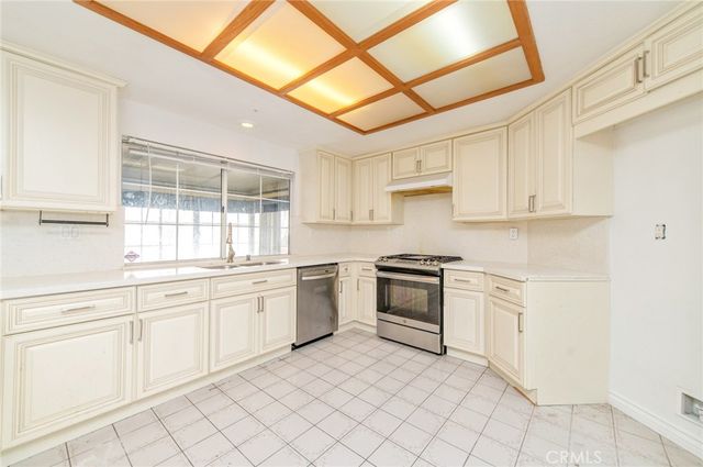 7915 Ocean, Fontana, CA 92336