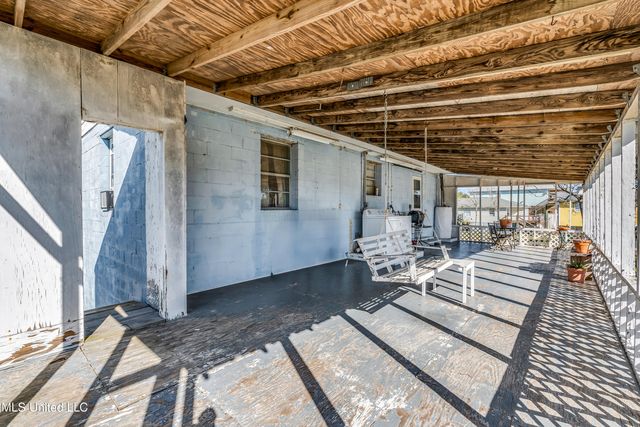 10210 Bayou View Drive, Bay Saint Louis, MS 39520