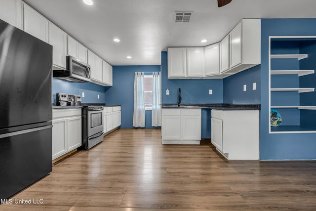 10210 Bayou View Drive, Bay Saint Louis, MS 39520