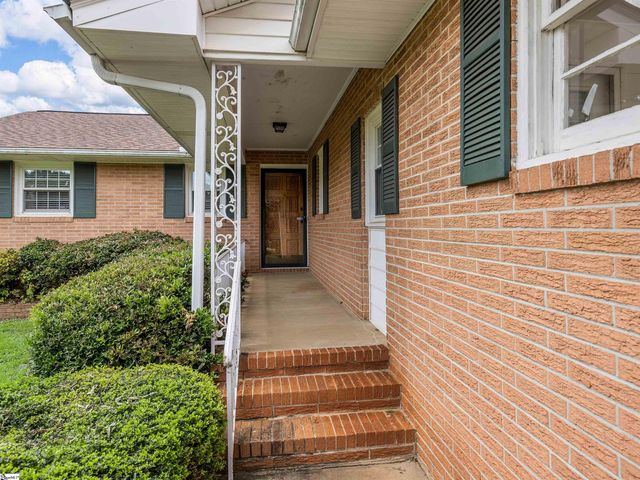 601 Wood Drive, Greer, SC 29651