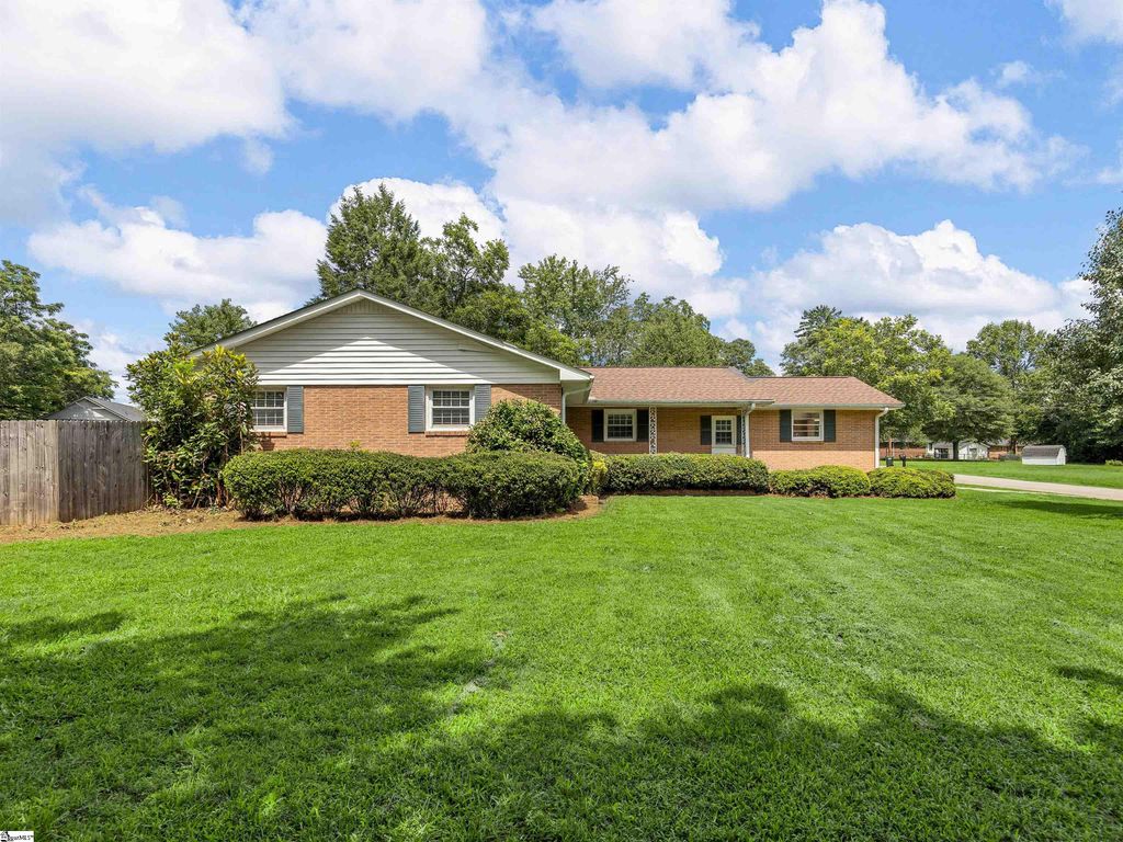 601 Wood Drive, Greer, SC 29651