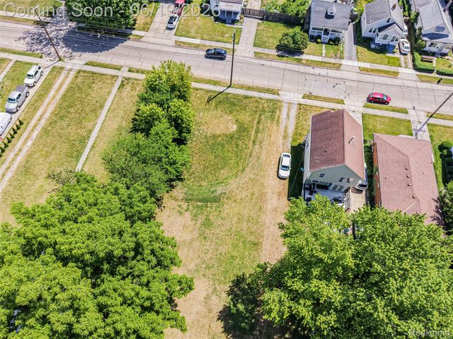 27335 Maple Street, Roseville, MI 48066