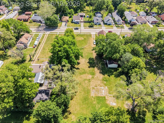 27335 Maple Street, Roseville, MI 48066