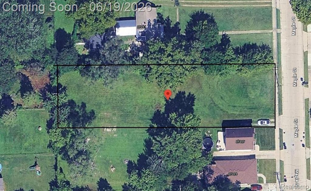 27335 Maple Street, Roseville, MI 48066