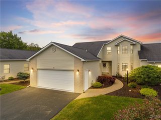 201 Falling Brook, Manlius, NY 13066