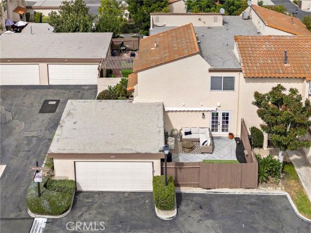 230 S Plaza De Domingos, Anaheim, CA 92807