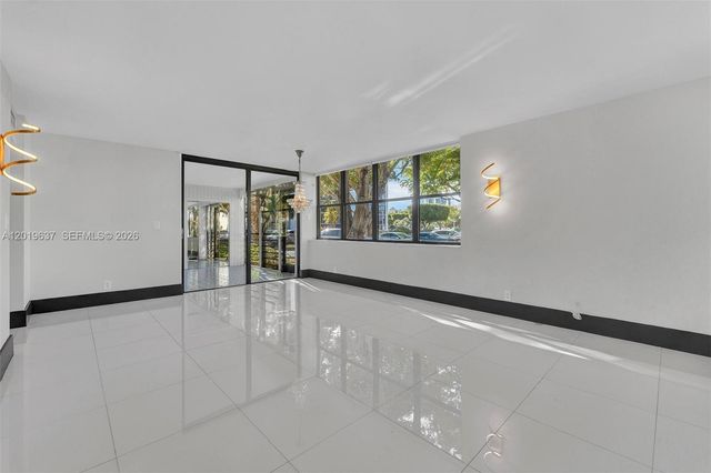 20441 NE 30th Ave 106-9, Aventura, FL 33180