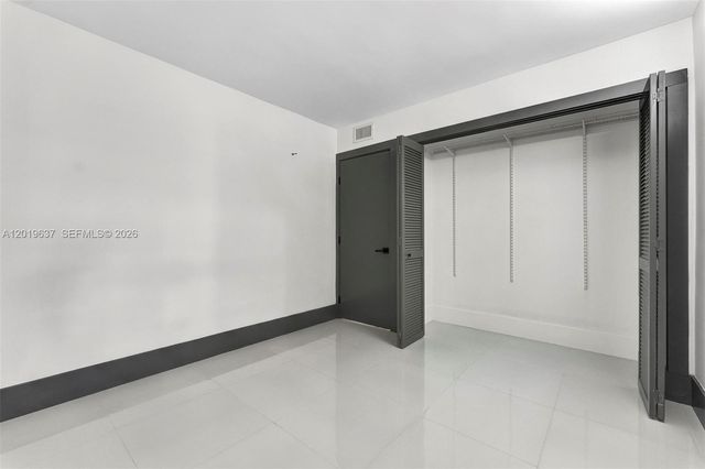20441 NE 30th Ave 106-9, Aventura, FL 33180