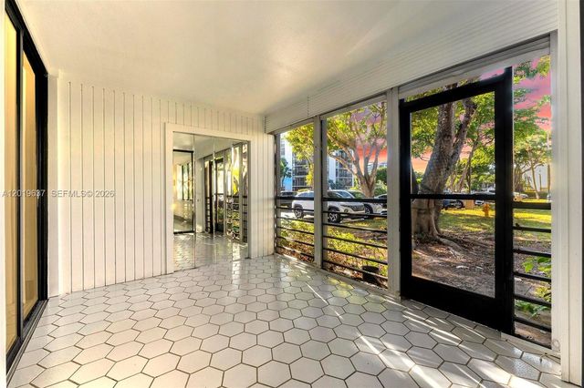 20441 NE 30th Ave 106-9, Aventura, FL 33180