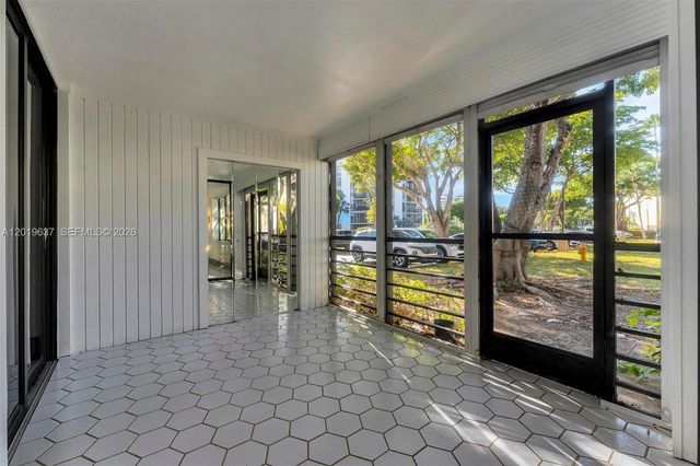 20441 NE 30th Ave 106-9, Aventura, FL 33180