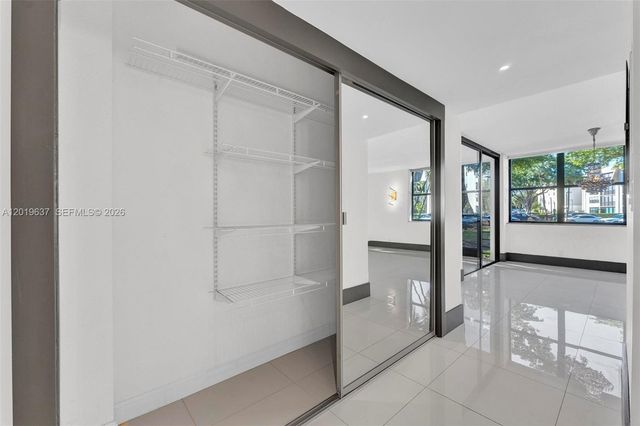 20441 NE 30th Ave 106-9, Aventura, FL 33180