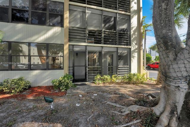 20441 NE 30th Ave 106-9, Aventura, FL 33180