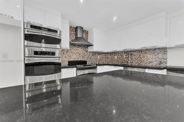 20441 NE 30th Ave 106-9, Aventura, FL 33180