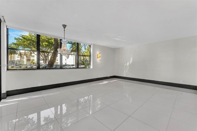 20441 NE 30th Ave 106-9, Aventura, FL 33180