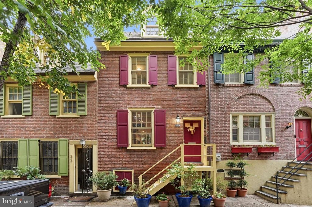 251 S WARNOCK ST, PHILADELPHIA, PA 19107 — exterior