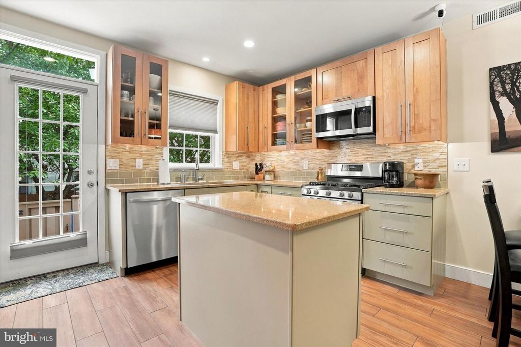 251 S WARNOCK ST, PHILADELPHIA, PA 19107 — photo 2