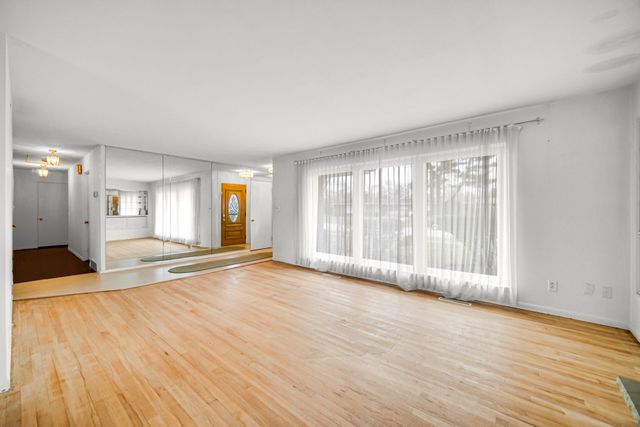 3606 E 34th Place, Hobart, IN 46342