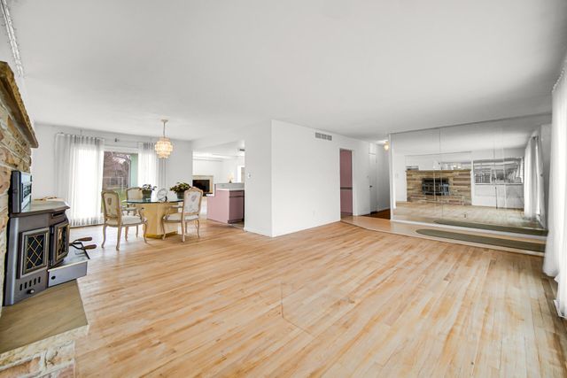 3606 E 34th Place, Hobart, IN 46342