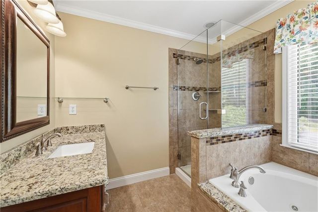 4713 Bedford Glenn, Flowery Branch, GA 30542