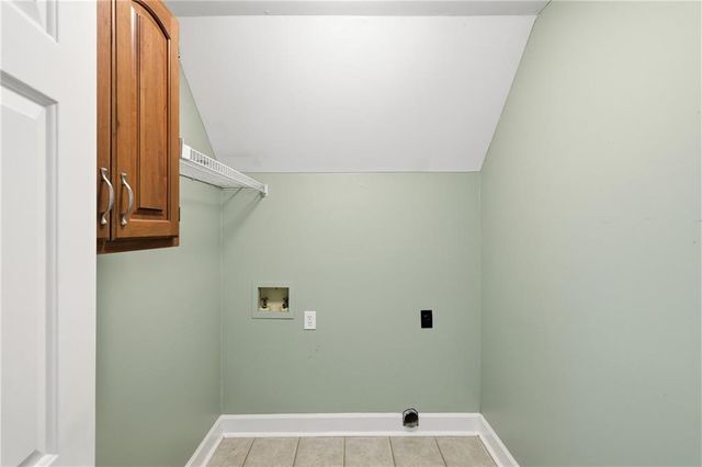 4713 Bedford Glenn, Flowery Branch, GA 30542