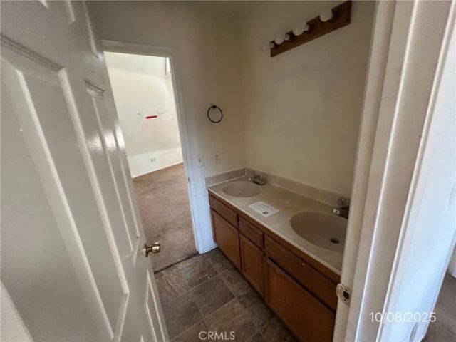 22677 South, Apple Valley, CA 92307