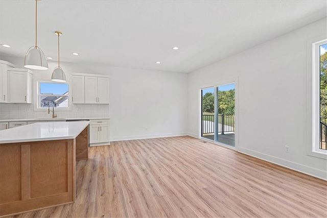 463 SE 90th Road, Warrensburg, MO 64093