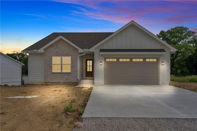 463 SE 90th Road, Warrensburg, MO 64093