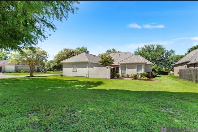 6348 Beau Douglas Ave, Gonzales, LA 70737