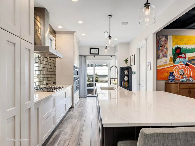 425 S Quincy Avenue, Hinsdale, IL 60521