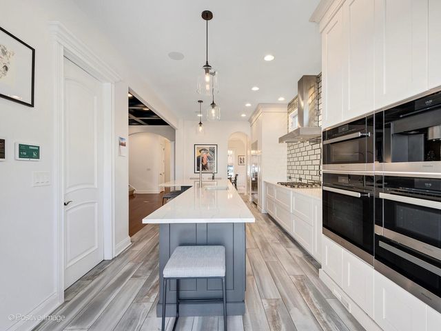 425 S Quincy Avenue, Hinsdale, IL 60521