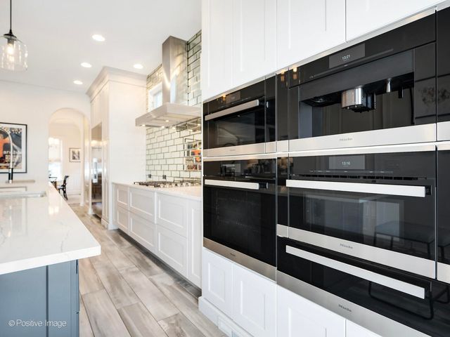 425 S Quincy Avenue, Hinsdale, IL 60521