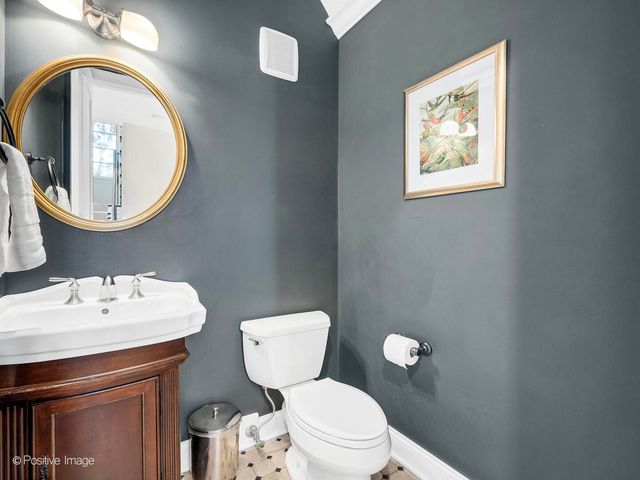 425 S Quincy Avenue, Hinsdale, IL 60521