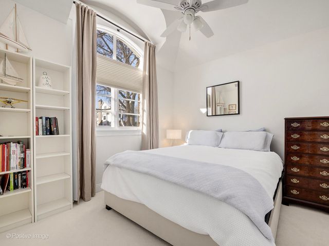 425 S Quincy Avenue, Hinsdale, IL 60521