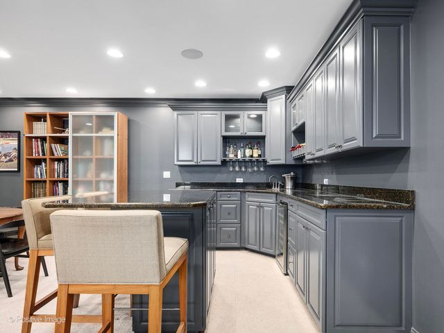 425 S Quincy Avenue, Hinsdale, IL 60521