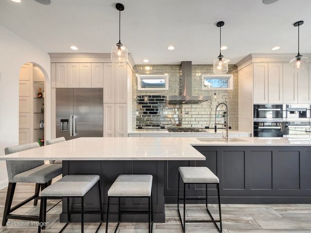 425 S Quincy Avenue, Hinsdale, IL 60521